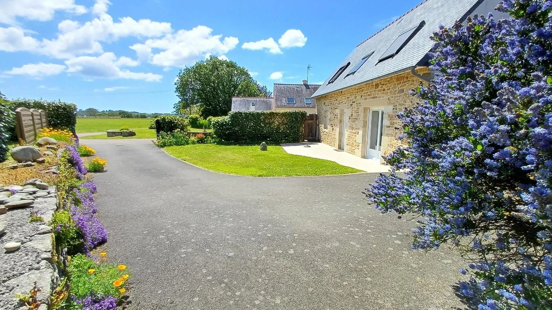 Holiday home Maison Sur Jardin Clos Au Calme A La Campagne Et Proche Des Plages Mahalon