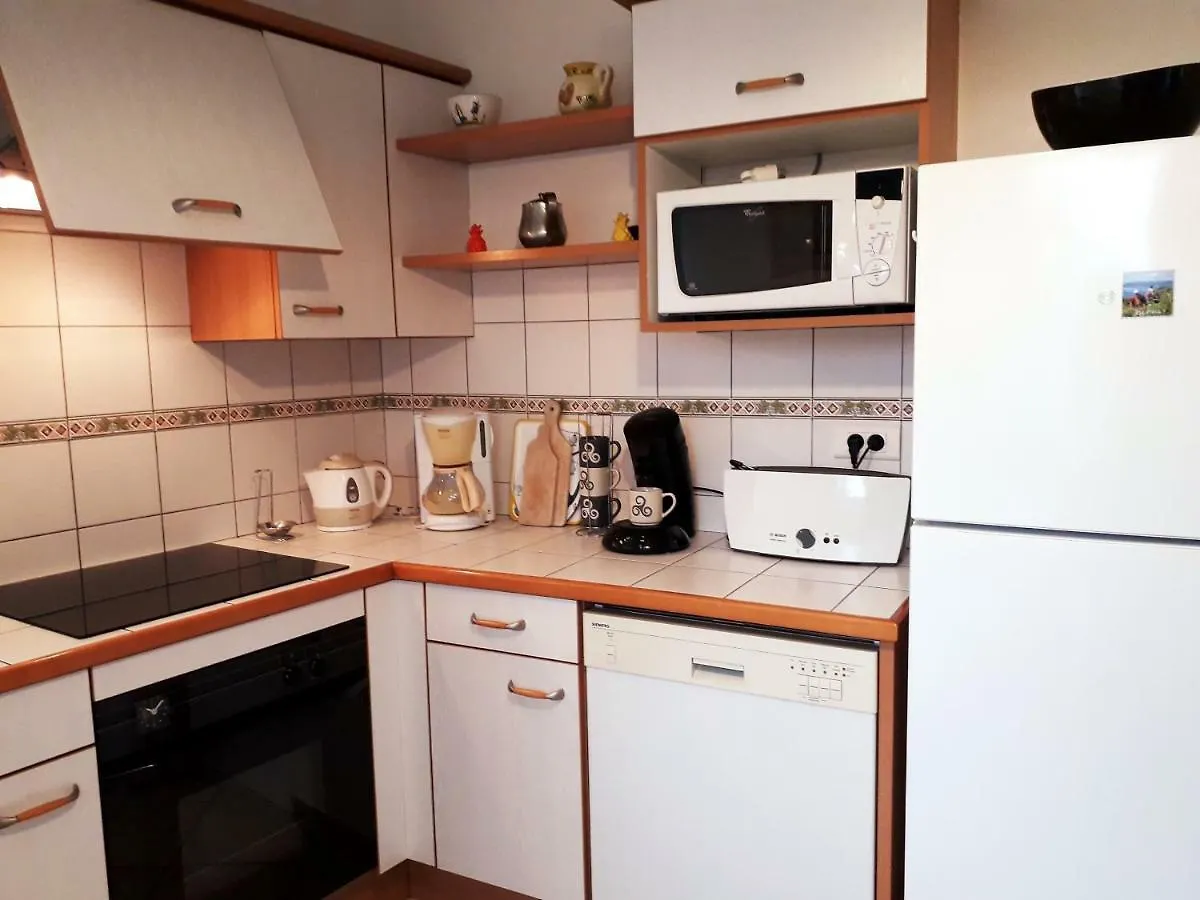 Maison Sur Jardin Clos Au Calme A La Campagne Et Proche Des Plages Mahalon